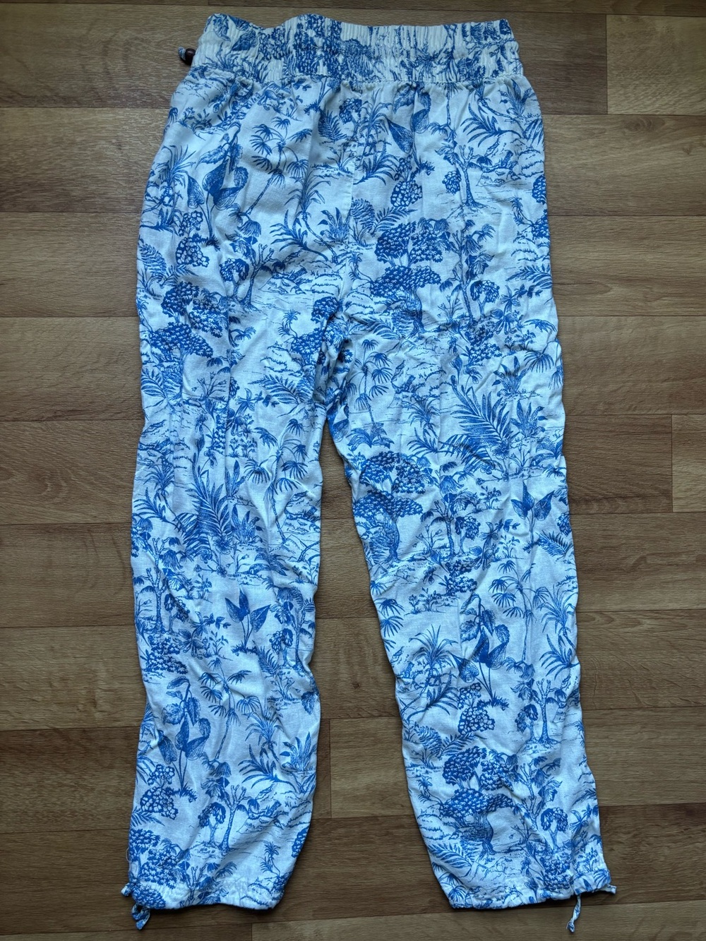 Nicole Miller White & Blue Floral Ankle Joggers - Picture 3 of 13